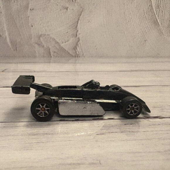 Hot Wheels 1982 Black Silver Spoiler Indy Formula 1 Diecast Toy Car (SKU: 322TO) - Picture 2 of 7